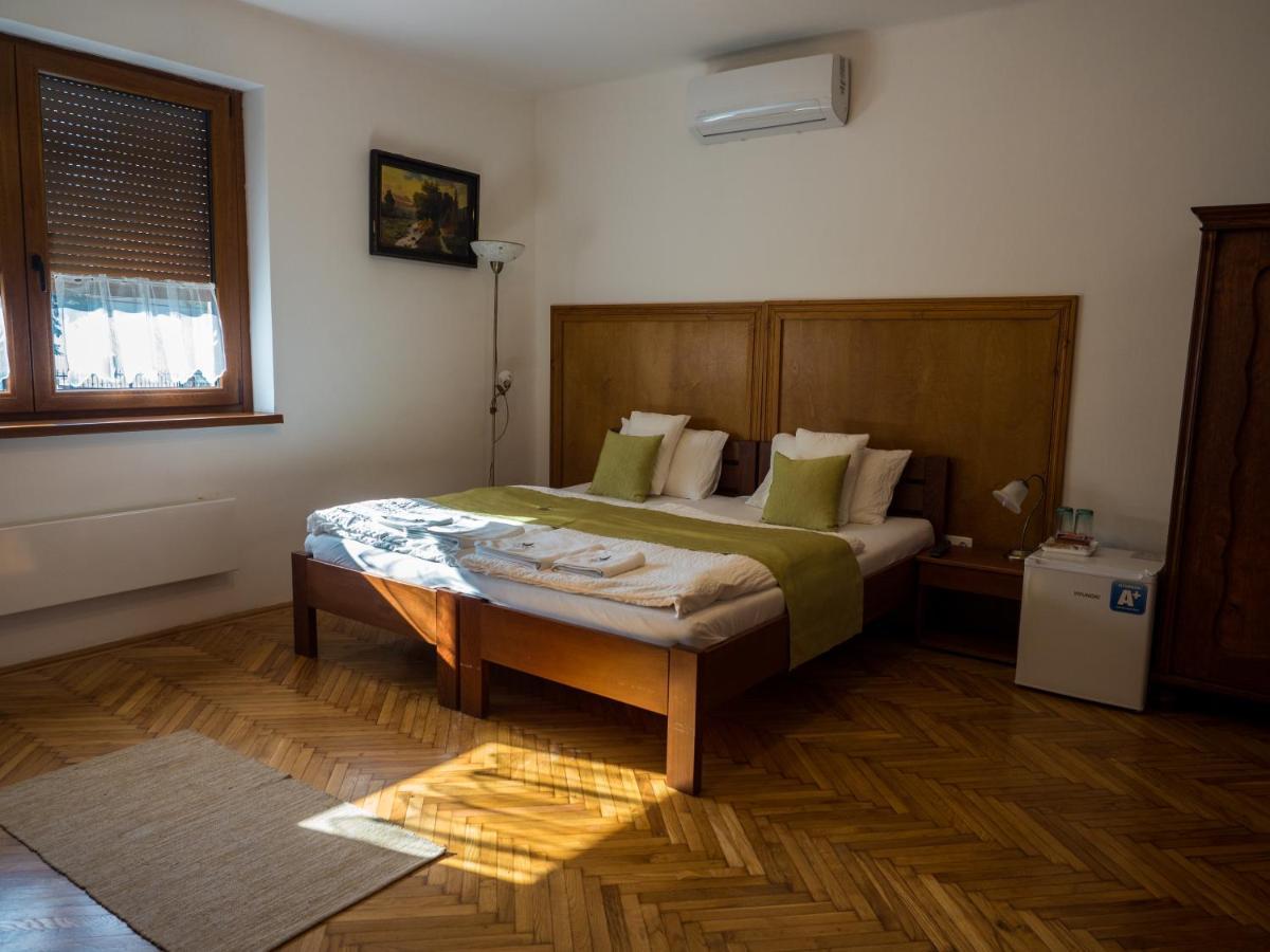 Mamutfenyo Panzio Bed and Breakfast Tata Buitenkant foto