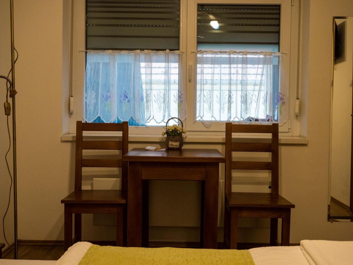 Mamutfenyo Panzio Bed and Breakfast Tata Buitenkant foto